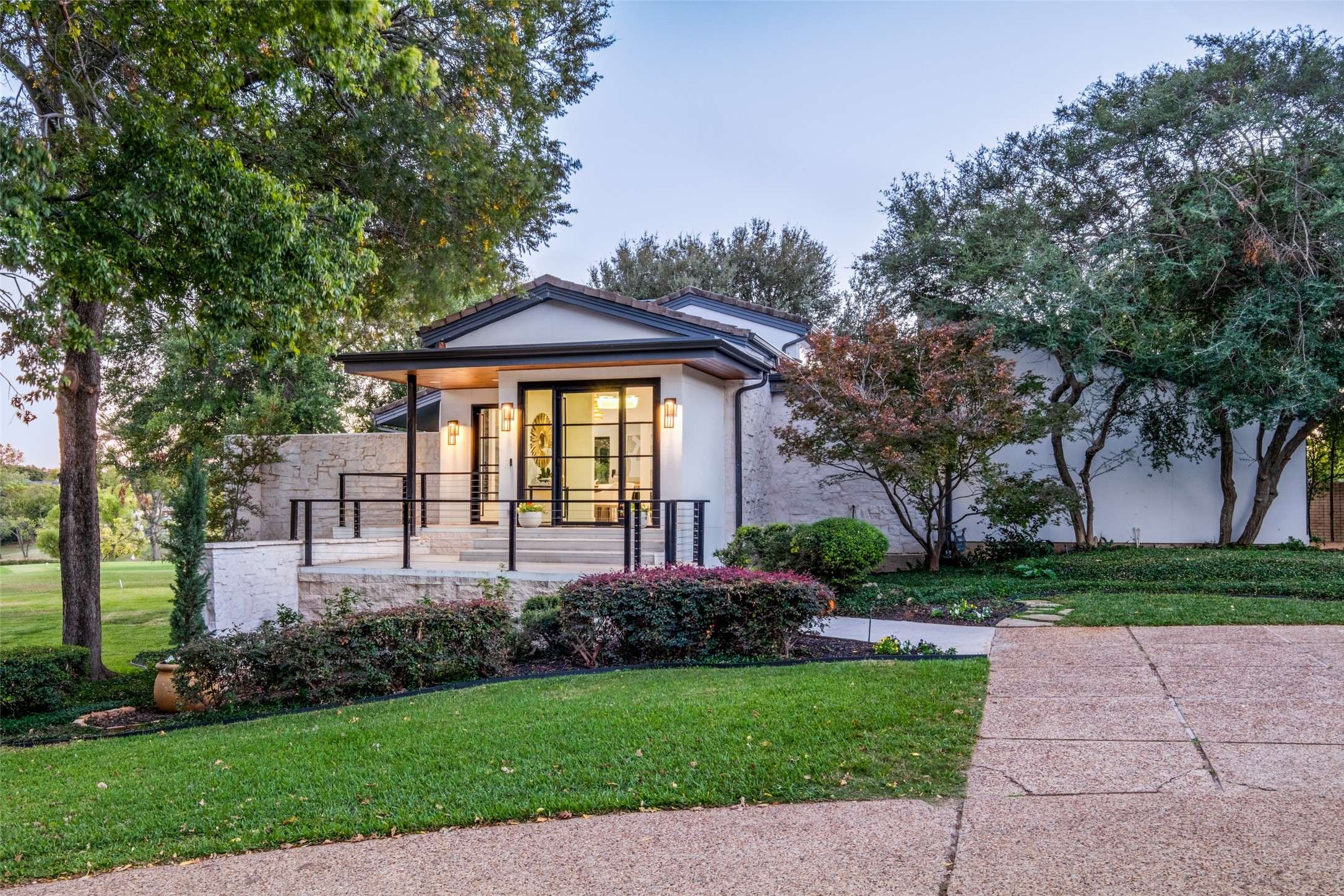 Irving, TX 75062,206 Steeplechase DR