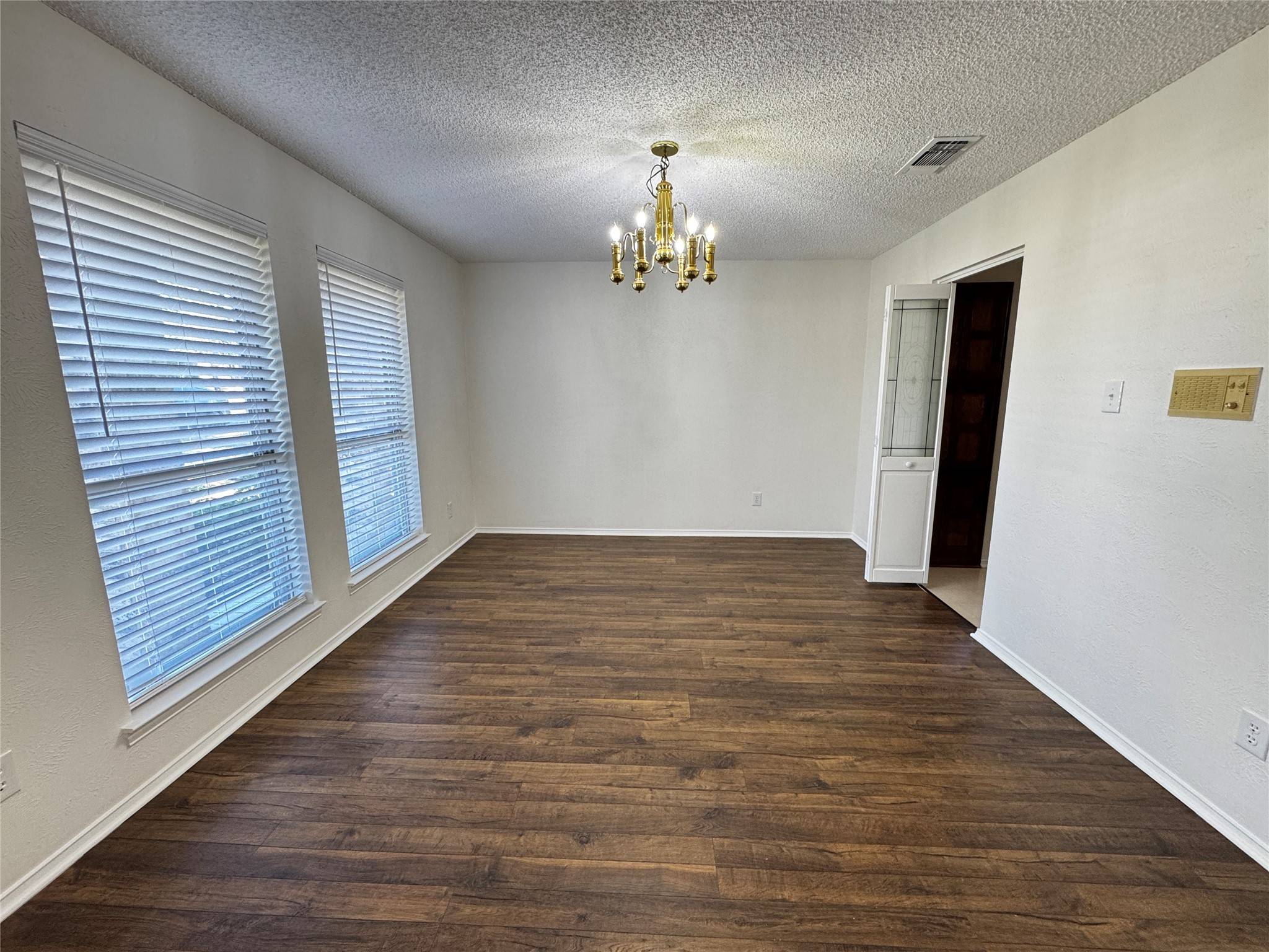 Hurst, TX 76054,601 W Louella DR