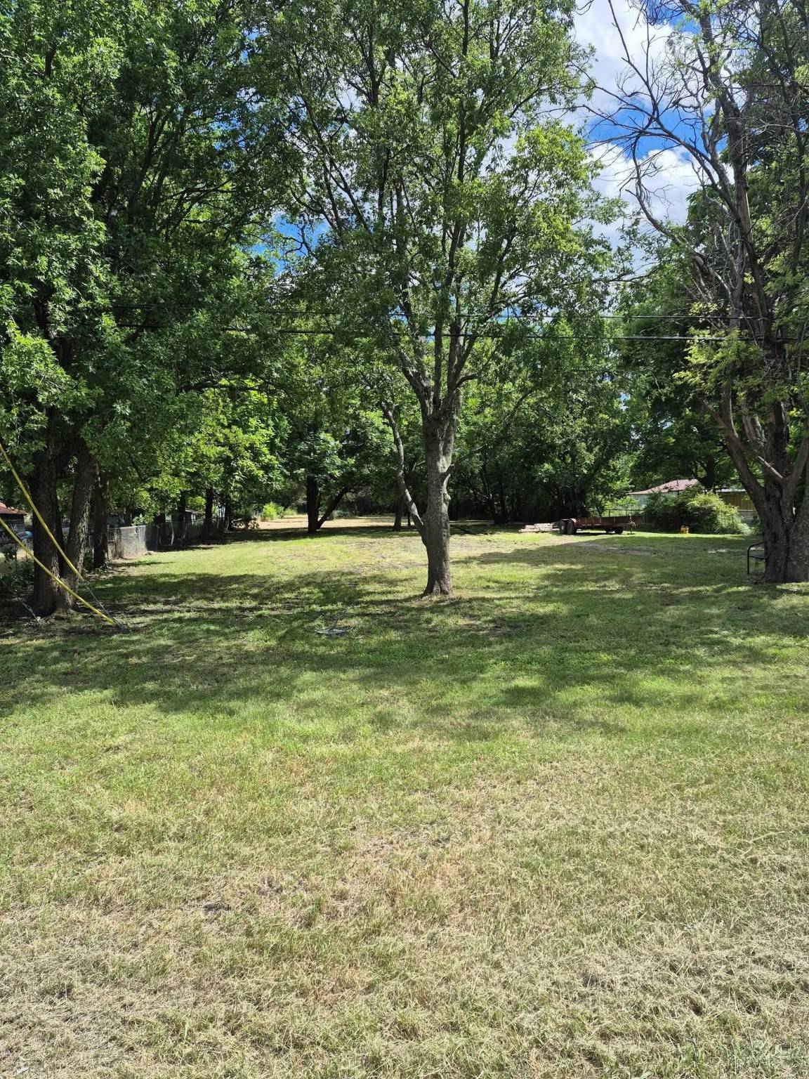 Leonard, TX 75452,603 E Fannin ST