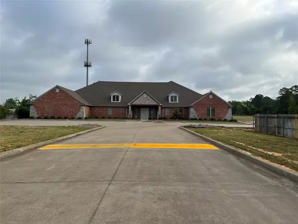 2040 Shiloh RD, Tyler, TX 75703