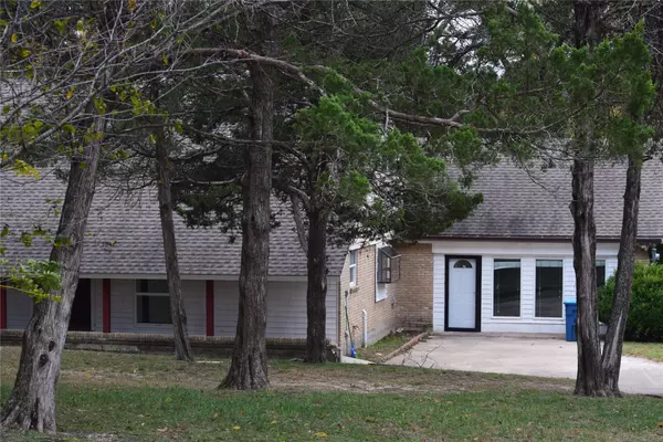 1814 W Pleasant Run RD,  Desoto,  TX 75115