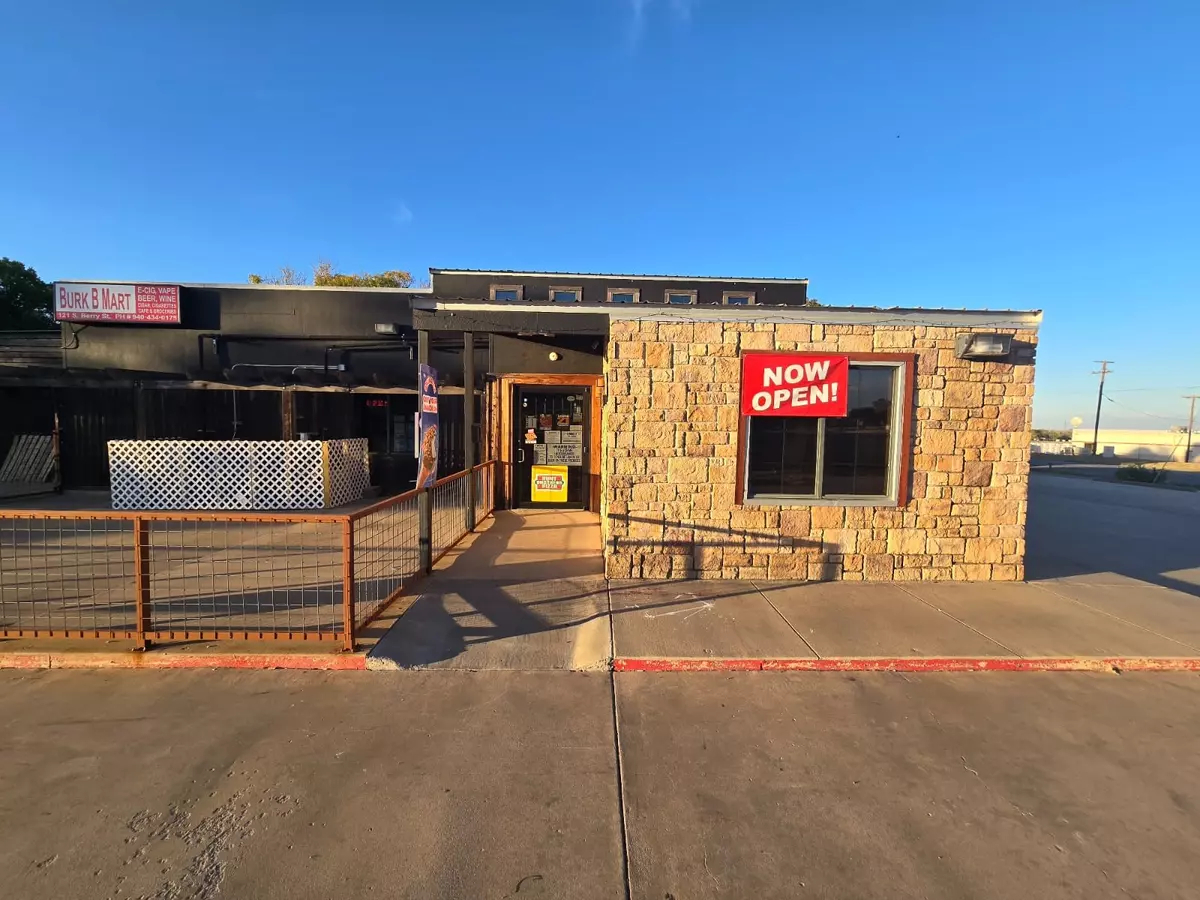 Burkburnett, TX 76354,121 S Berry ST