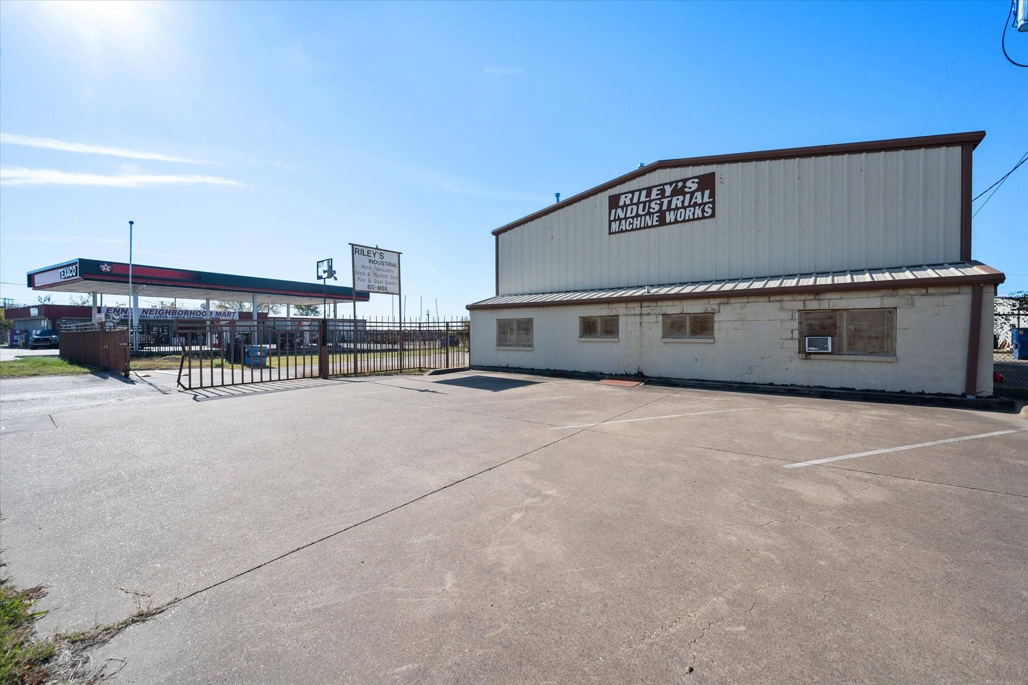 Ennis, TX 75119,1003 S Kaufman ST