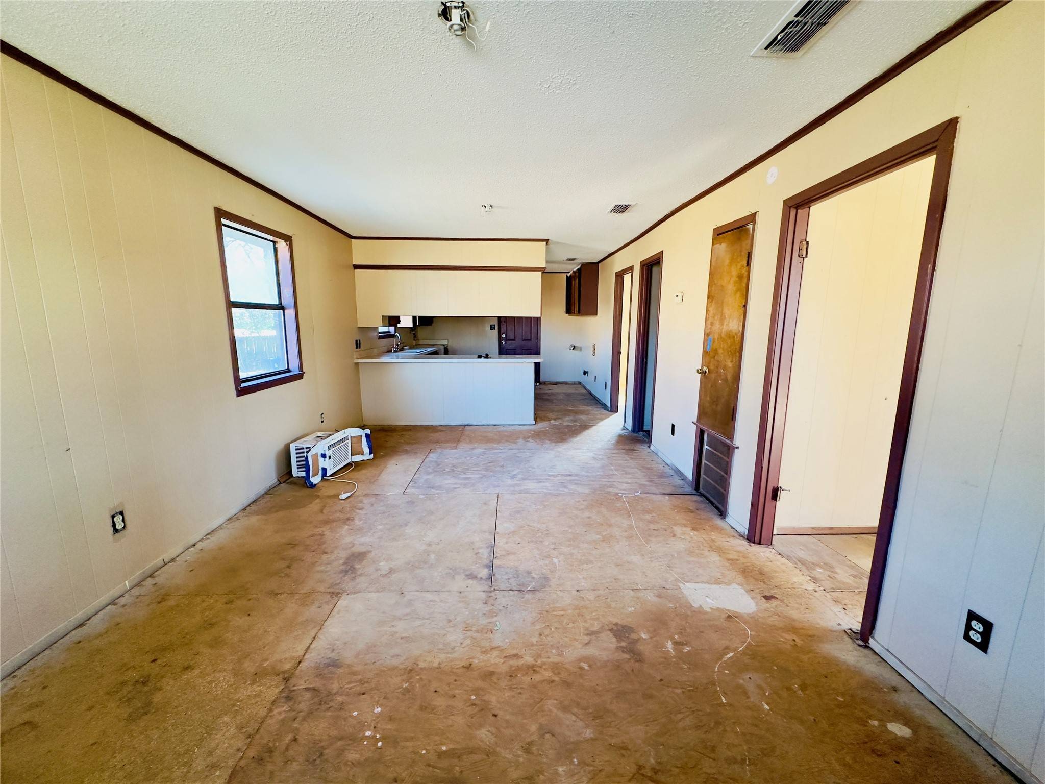 Hawkins, TX 75765,389 W Blackbourn ST