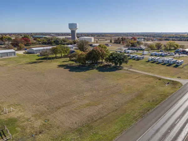 Waxahachie, TX 75165,3304 N Highway 77