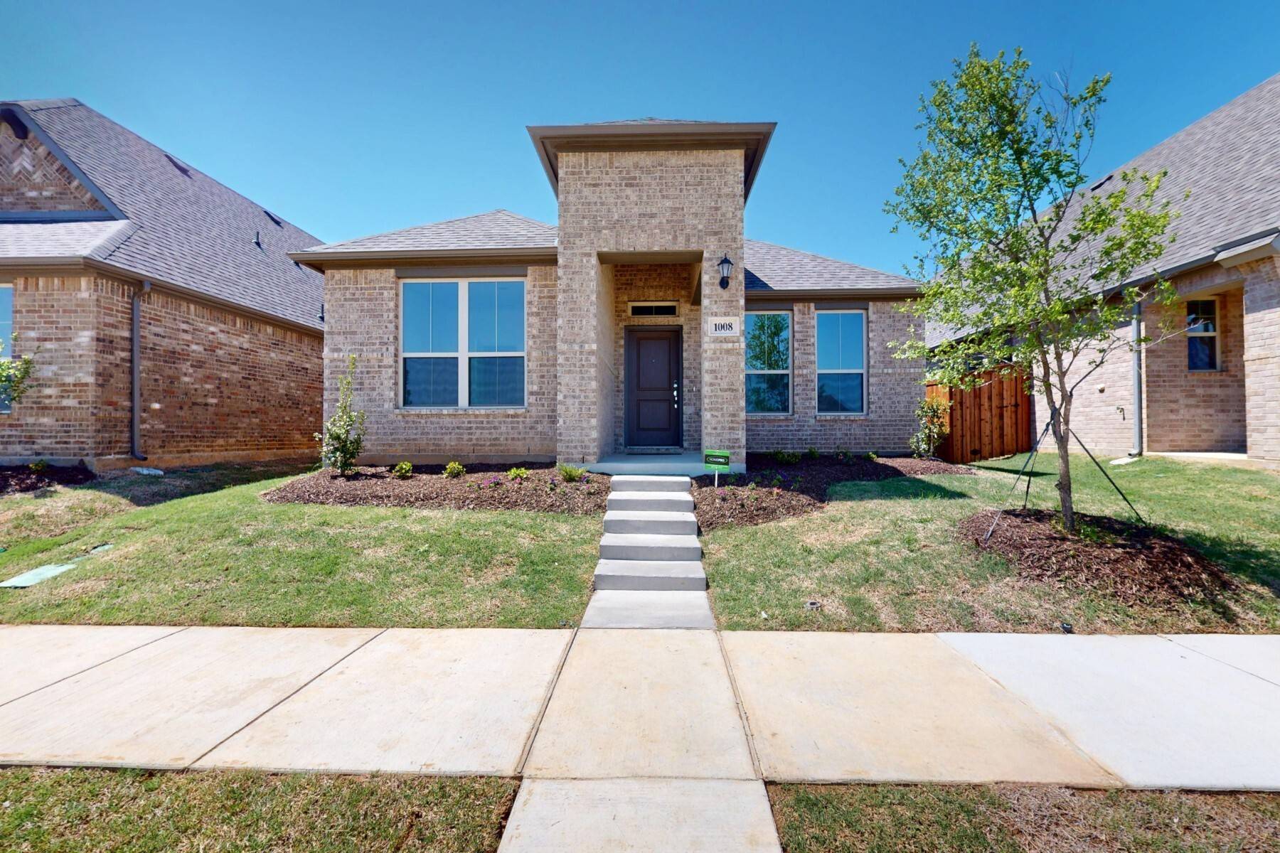1008 Western Hills DR, Crowley, TX 76036