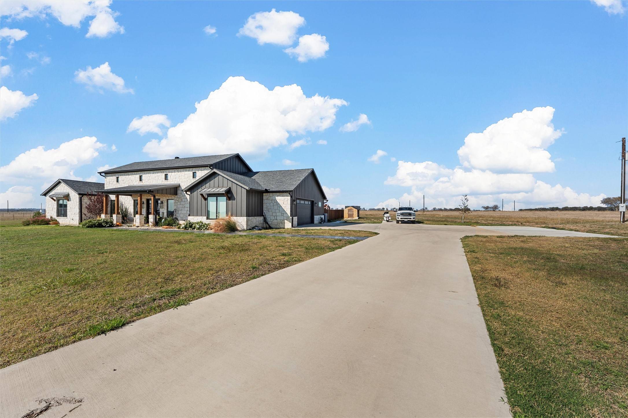 Crawford, TX 76638,353 Willow Moon Ranch RD