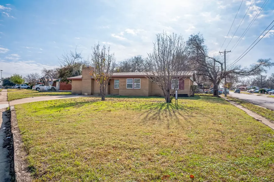 1400 Oak Grove RD, Fort Worth, TX 76134