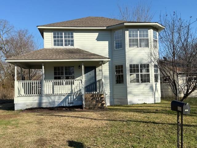 1016 Poplar ST, Bonham, TX 75418