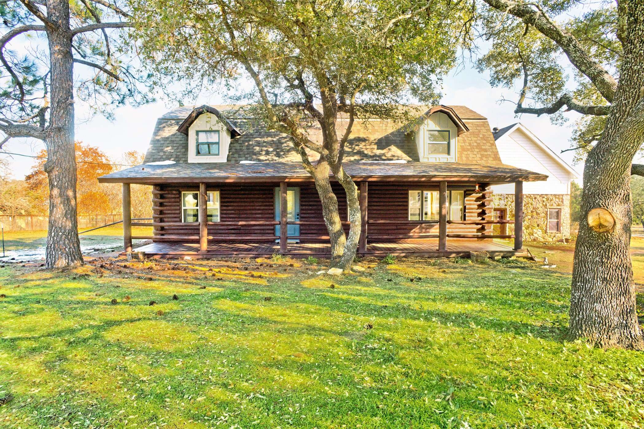 300 Reese LOOP, Azle, TX 76020