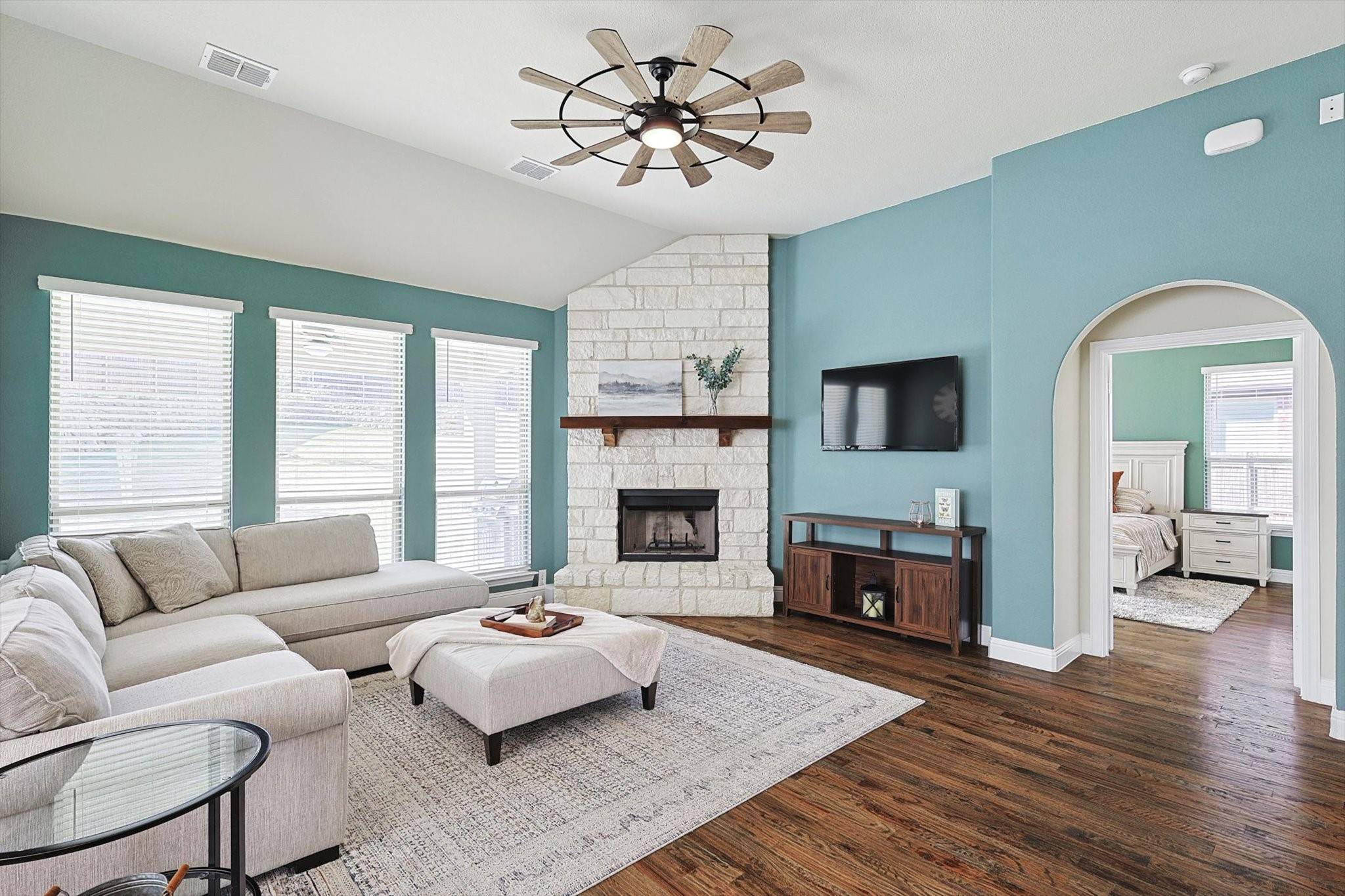 Justin, TX 76247,411 Oakcrest DR