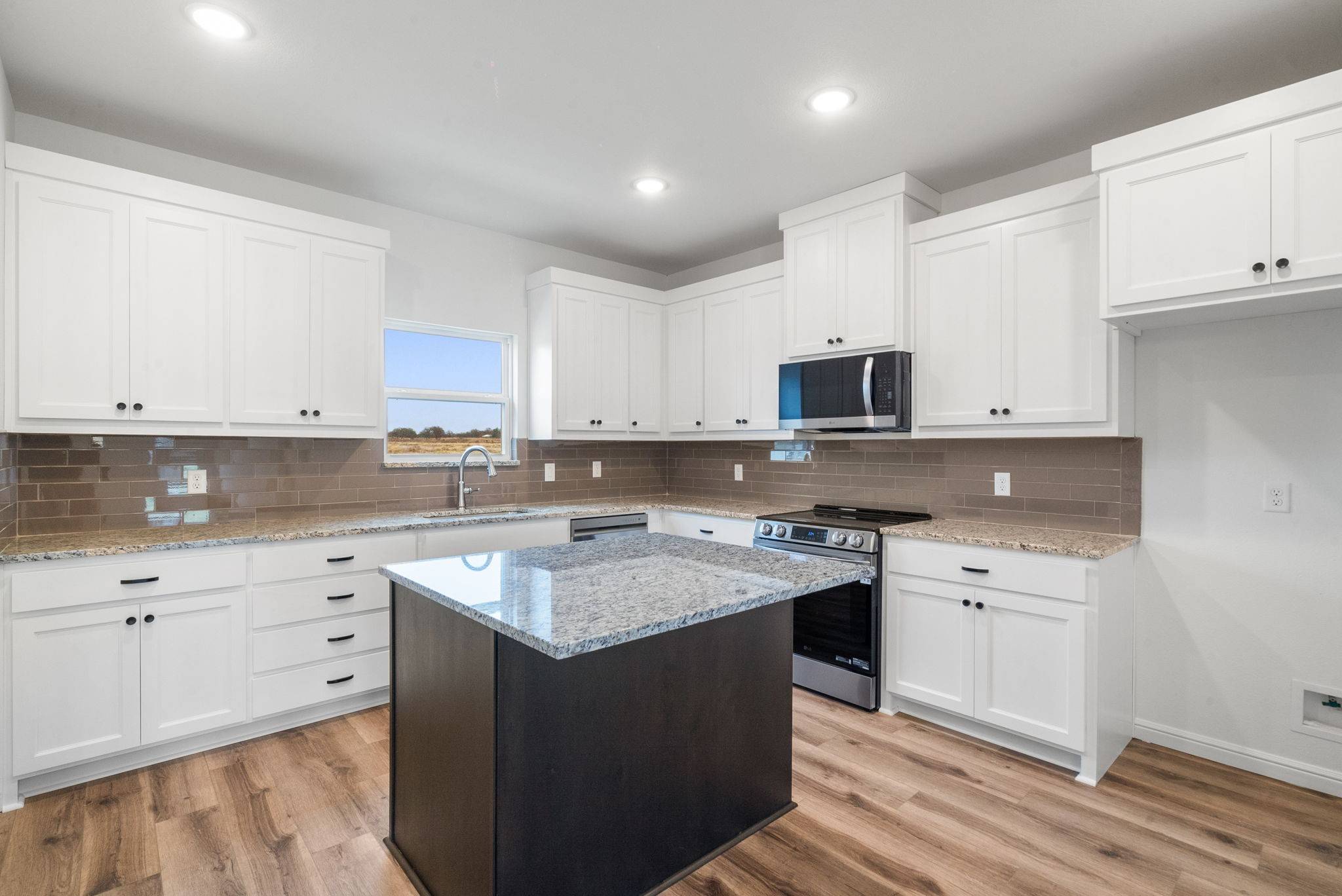 Lipan, TX 76462,264 Yawney DR