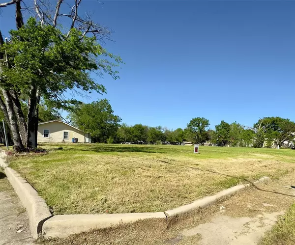 Dallas, TX 75203,303 Steinman AVE