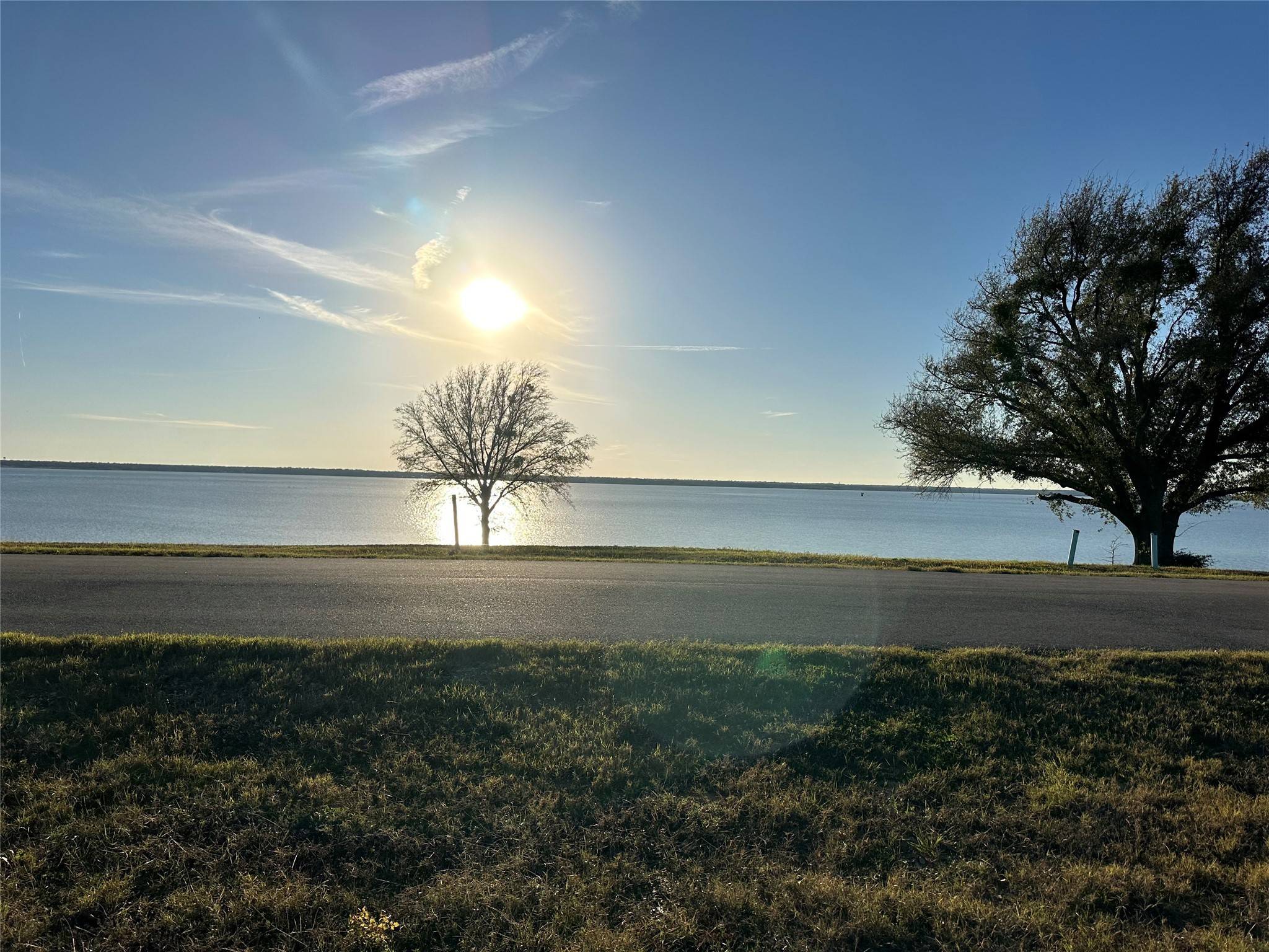 1563 Shoreline DR, Mabank, TX 75143