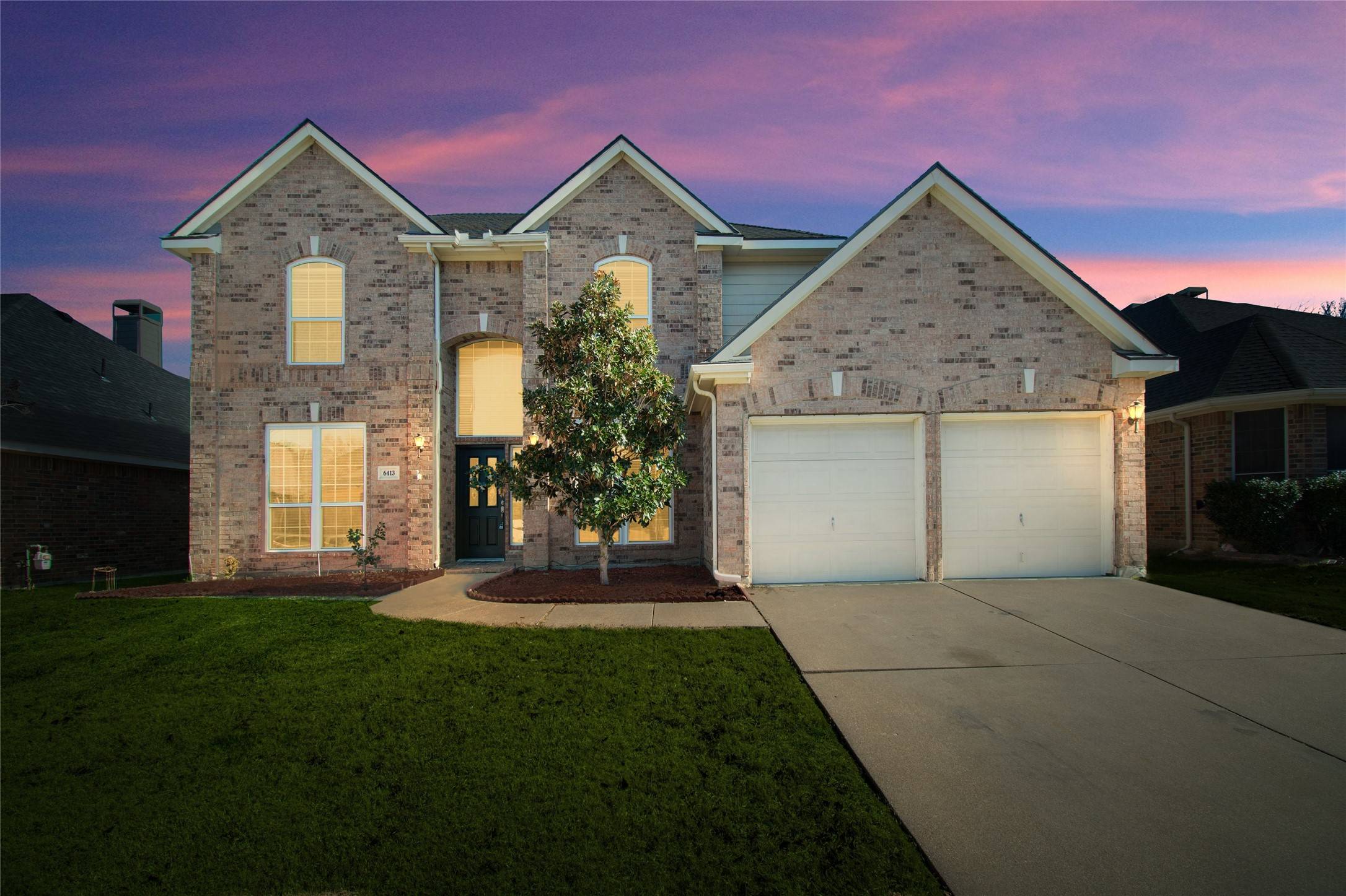 6413 Greenbriar LN, Fort Worth, TX 76132