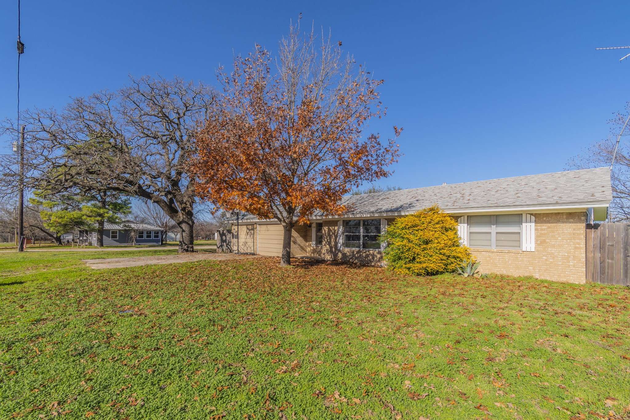 115 W Clay ST,  Montague,  TX 76251