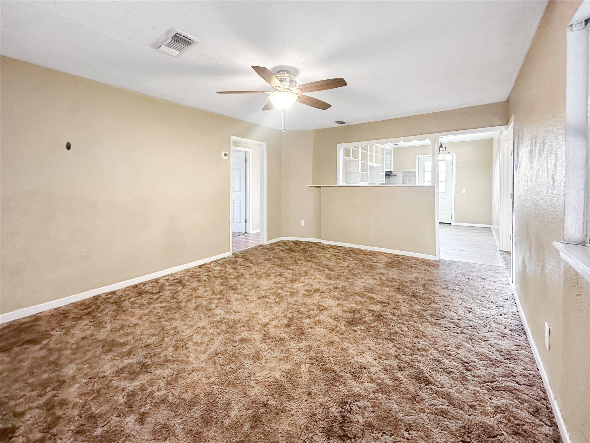Mineral Wells, TX 76067,612 SW 15th AVE