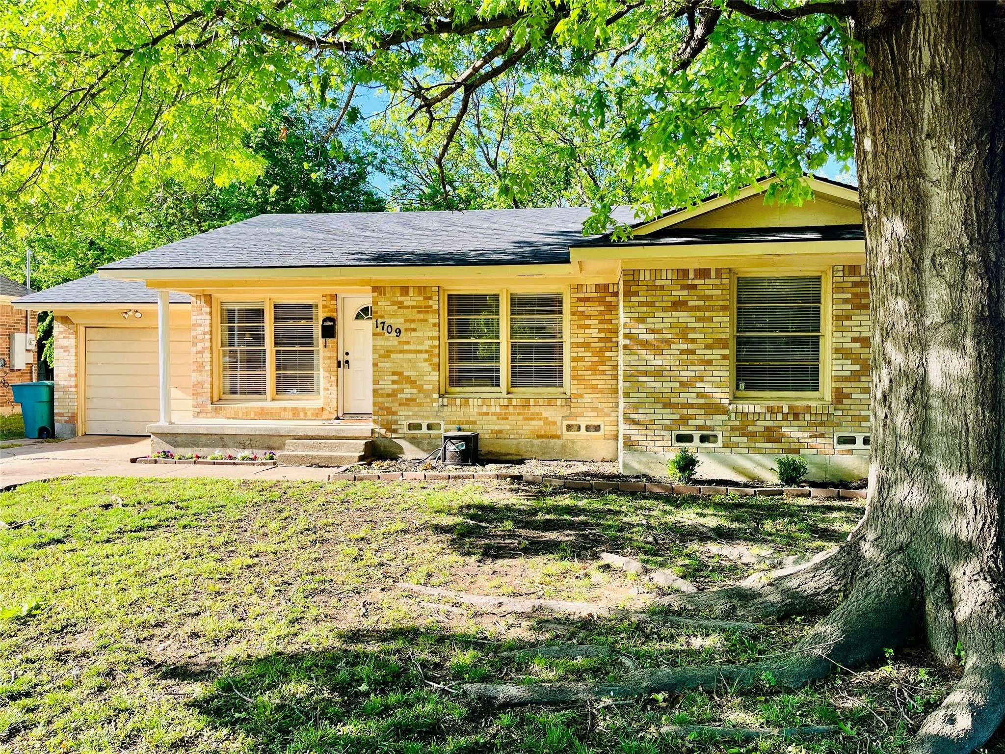 1709 W Birge ST, Sherman, TX 75092