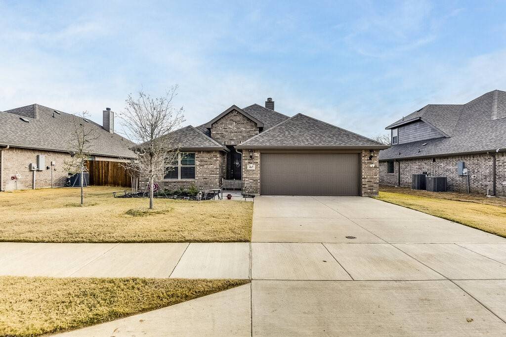 417 Elyse RD, Keene, TX 76059