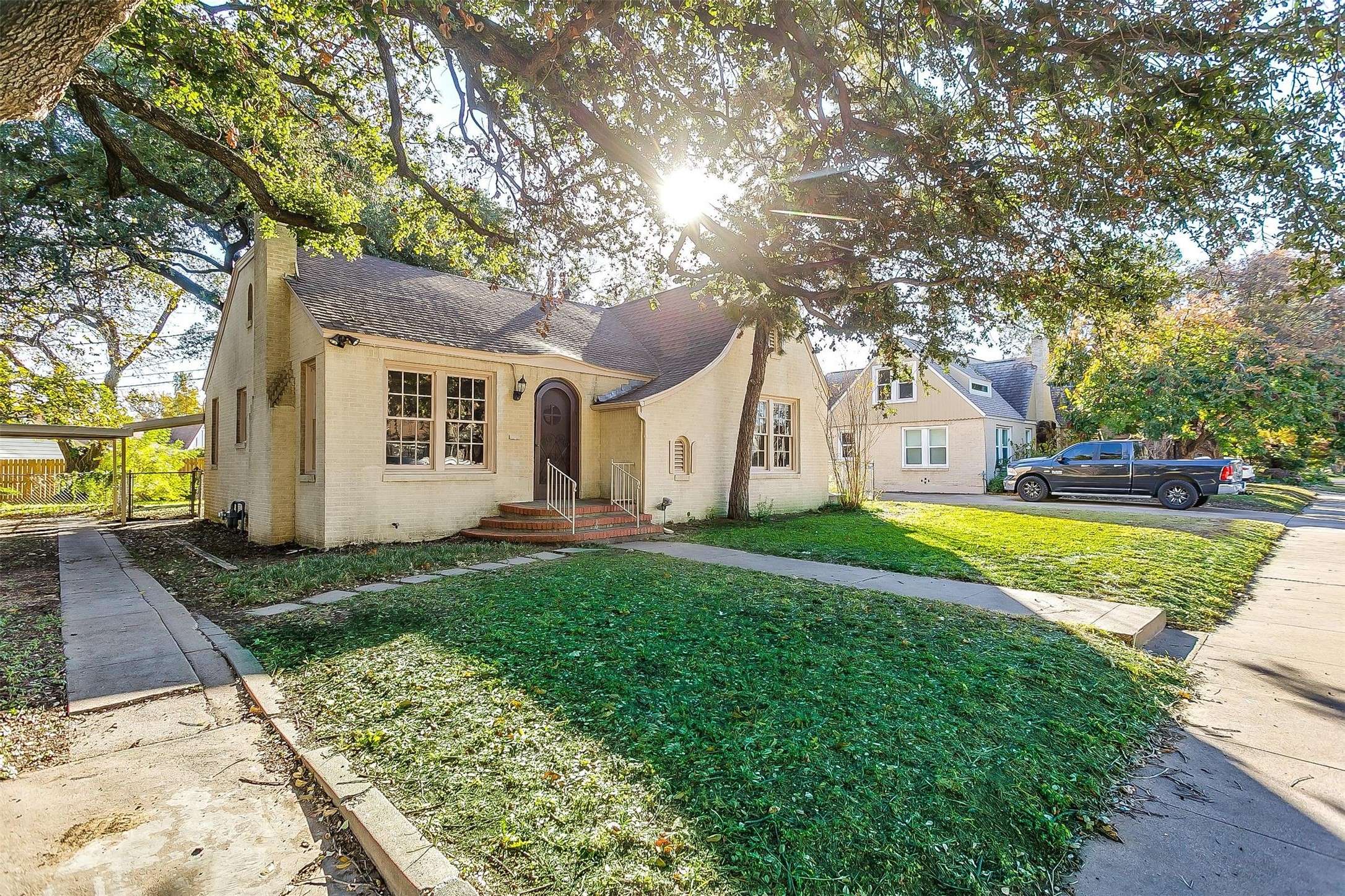 Fort Worth, TX 76109,3317 Cockrell AVE