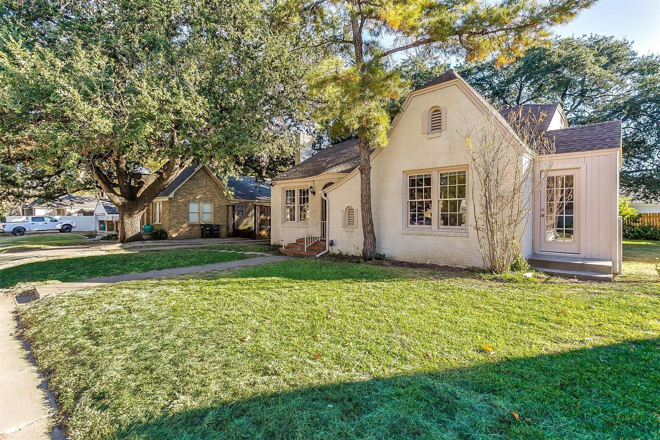 Fort Worth, TX 76109,3317 Cockrell AVE