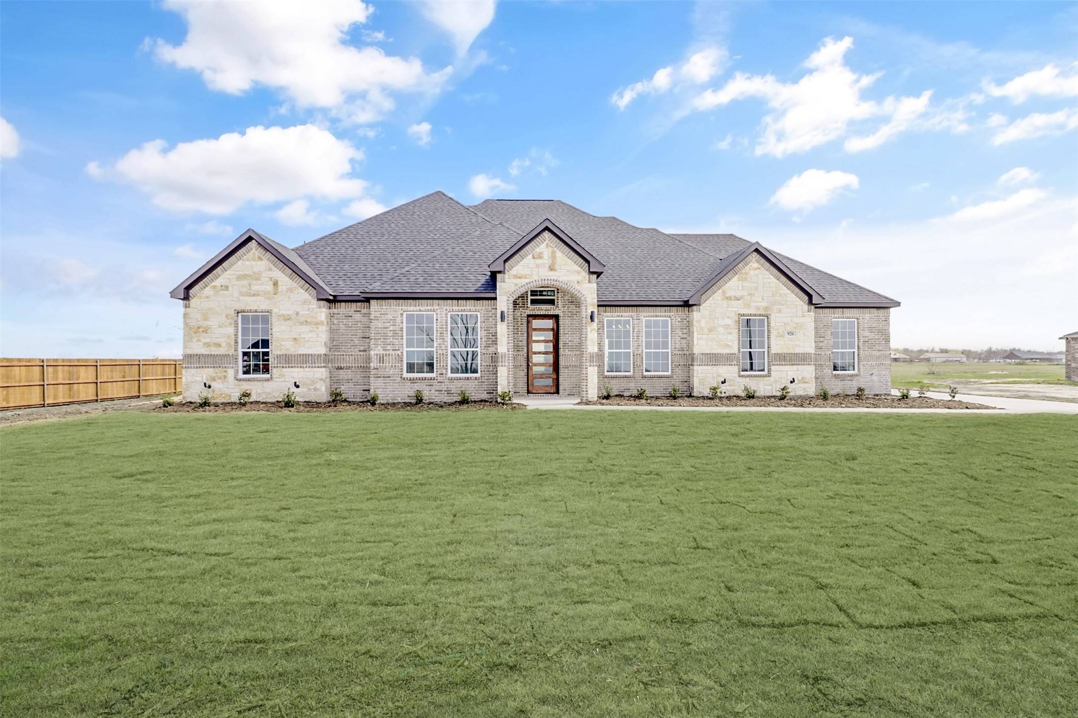 926 Genesis RD, Rice, TX 75155