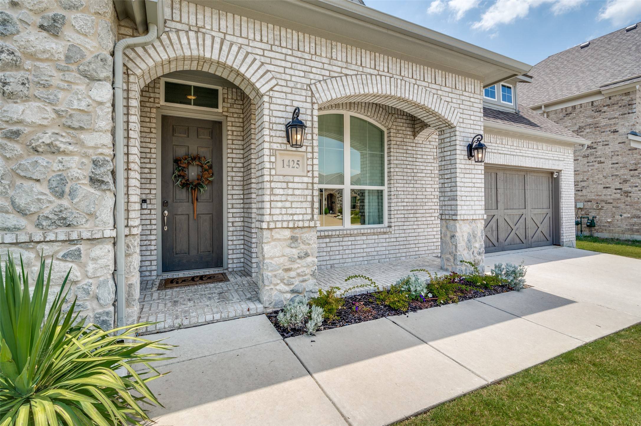 1425 Benavites DR, Little Elm, TX 75068