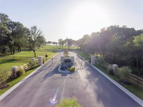 Mabank, TX 75143,16 Shoreline DR