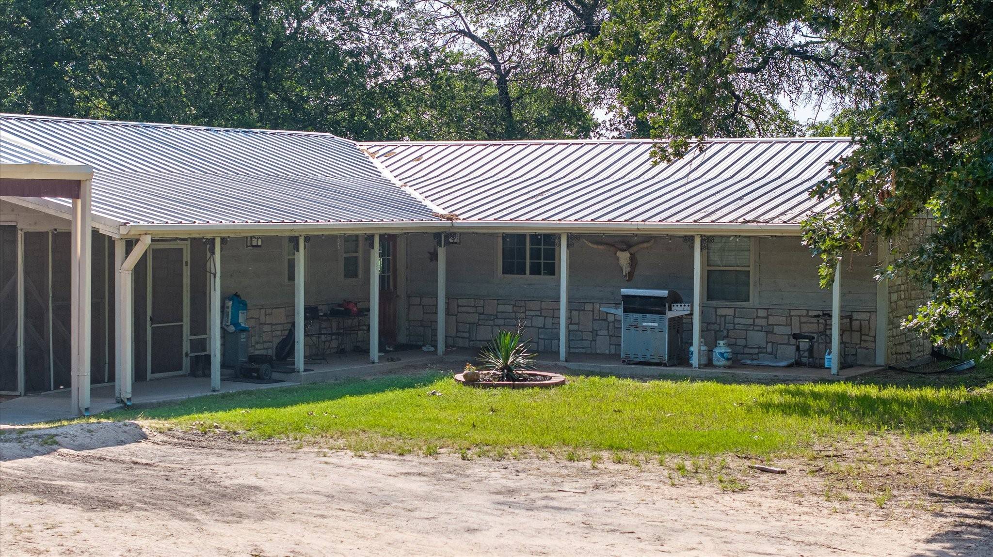 960 Private Road 1676, Bluff Dale, TX 76433