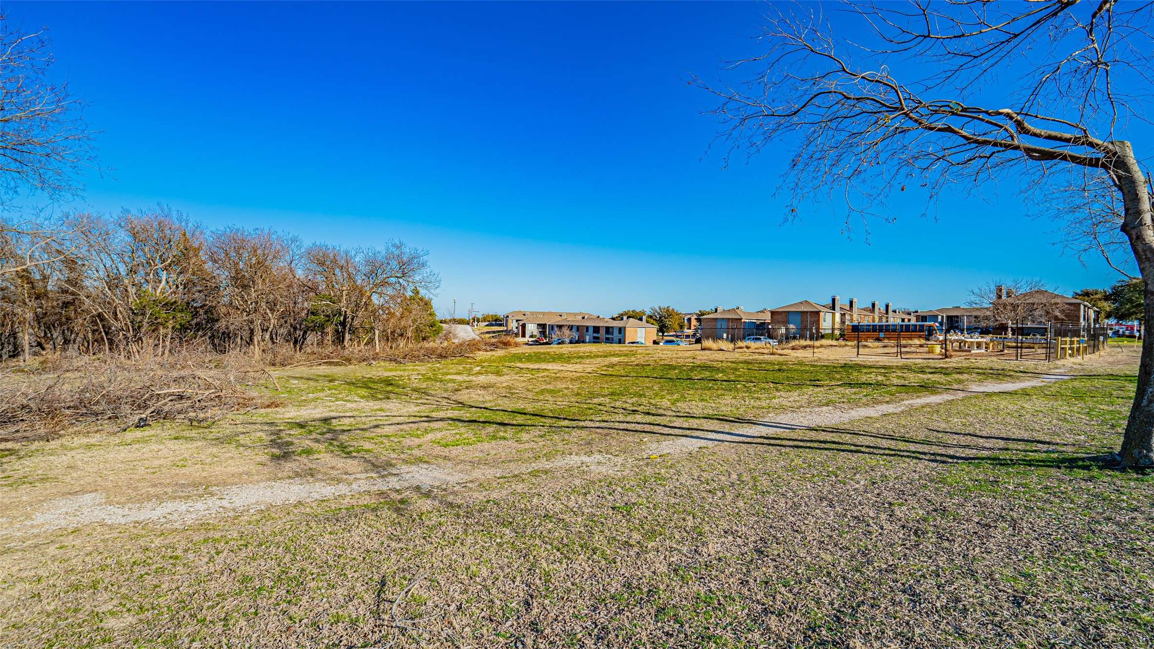 1725 S Las Vegas TRL, White Settlement, TX 76108