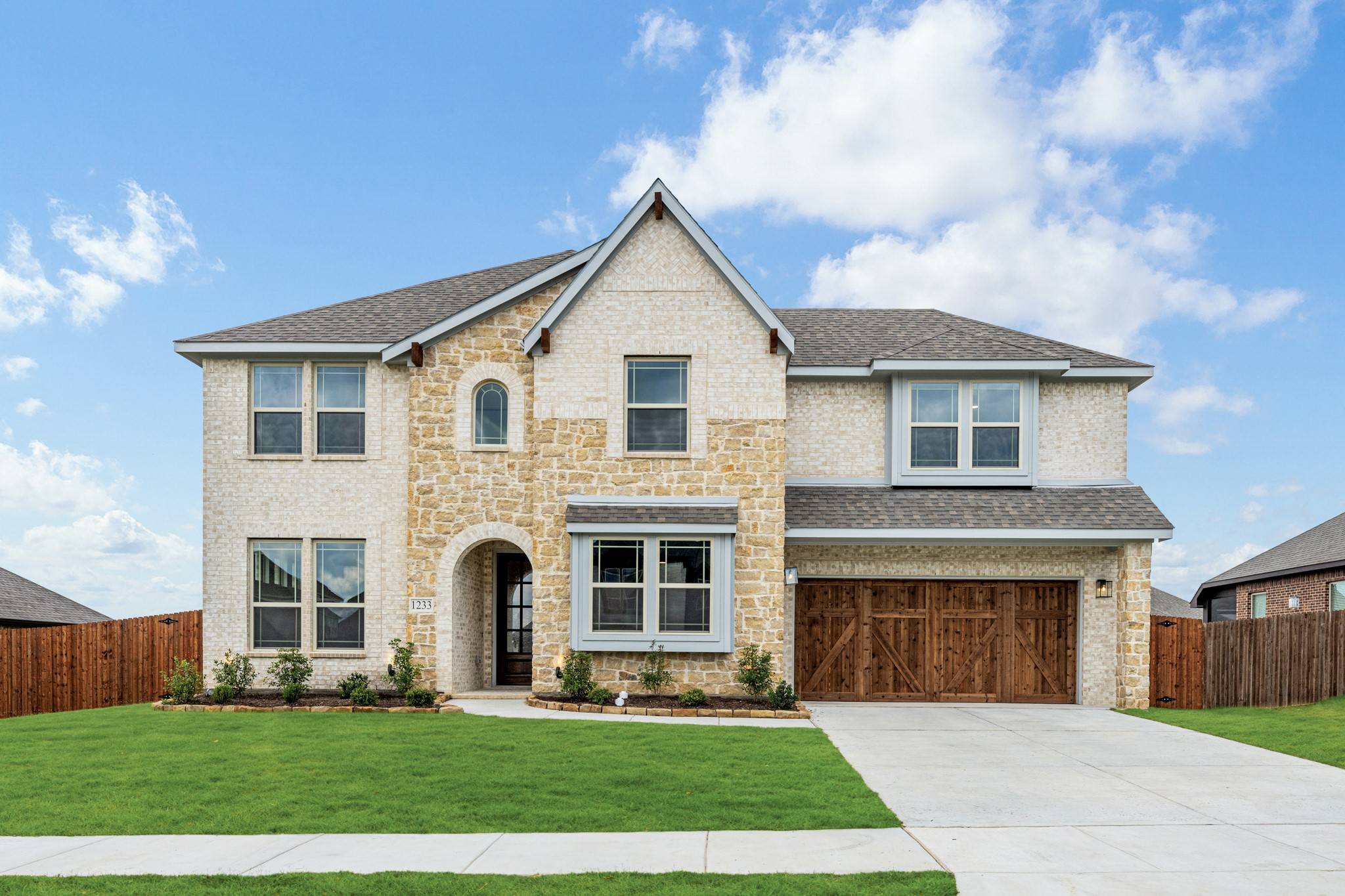 1233 Sylvia ST, Desoto, TX 75115