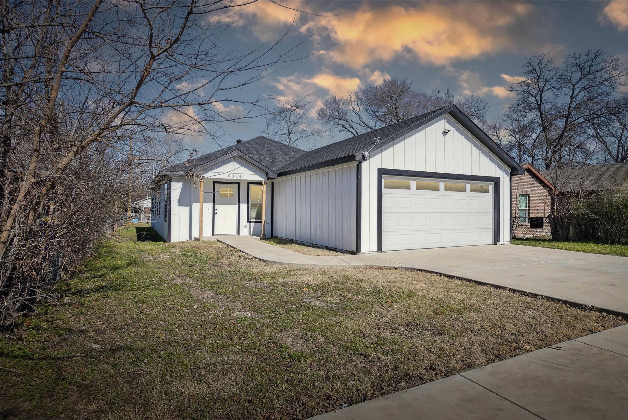 8354 Sussex ST, White Settlement, TX 76108
