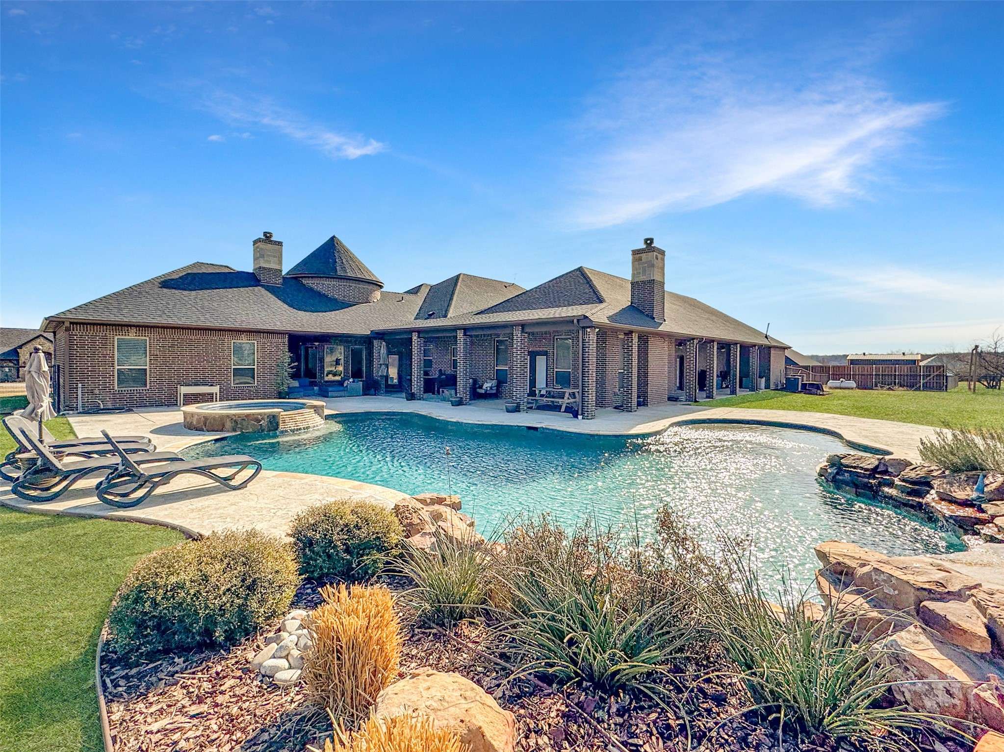 5950 Boylan DR, Fort Worth, TX 76126