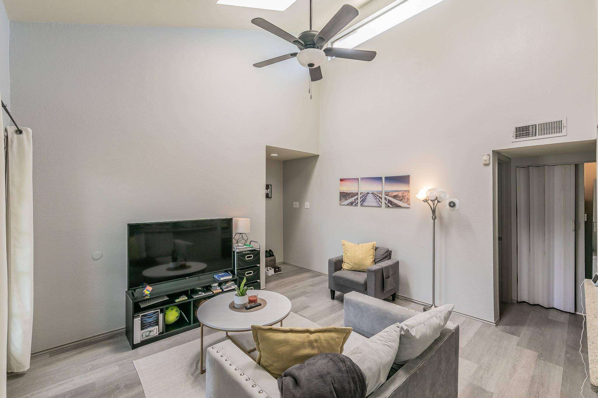 Dallas, TX 75231,5750 Phoenix DR #22