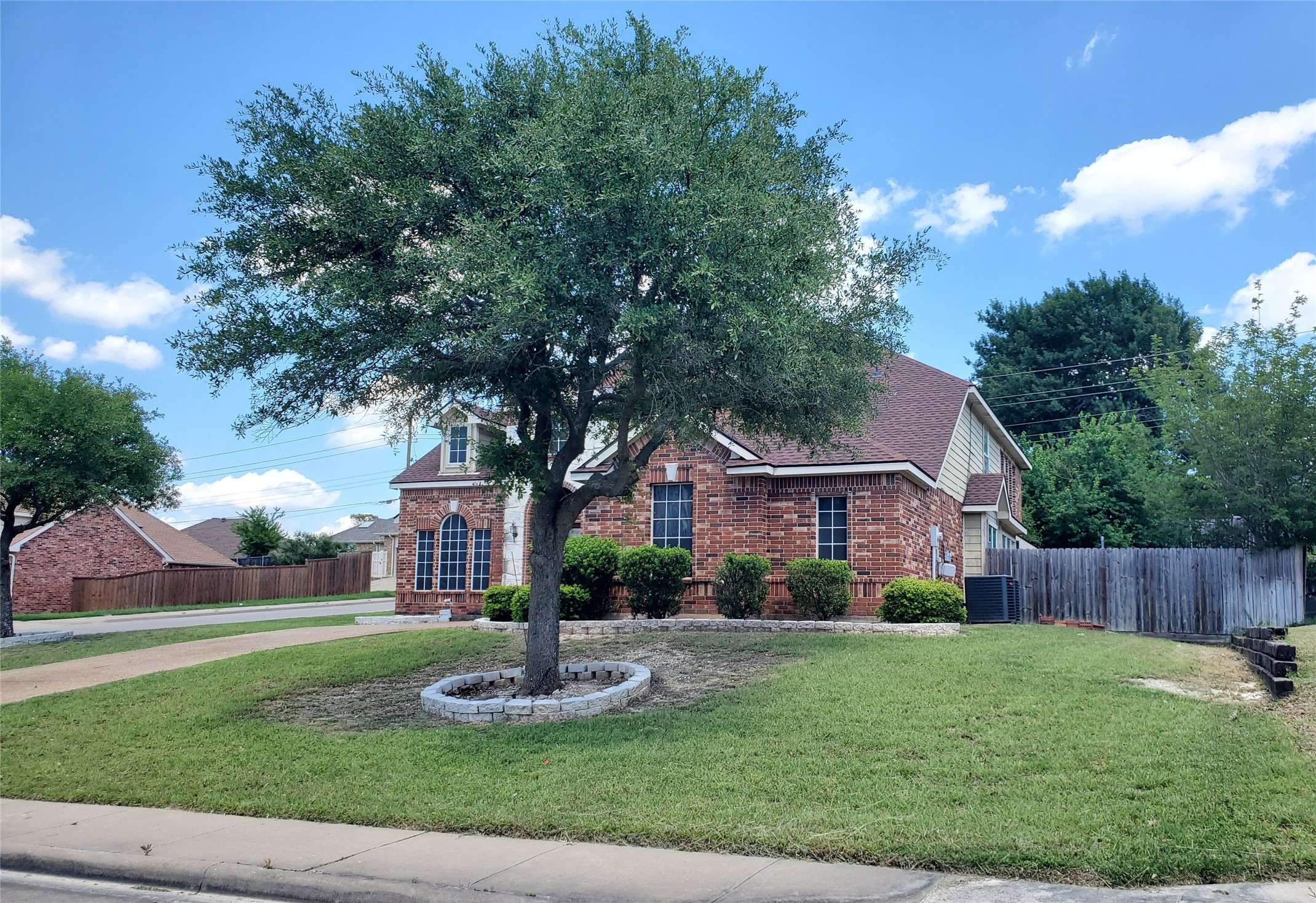 Desoto, TX 75115,950 Marisa LN