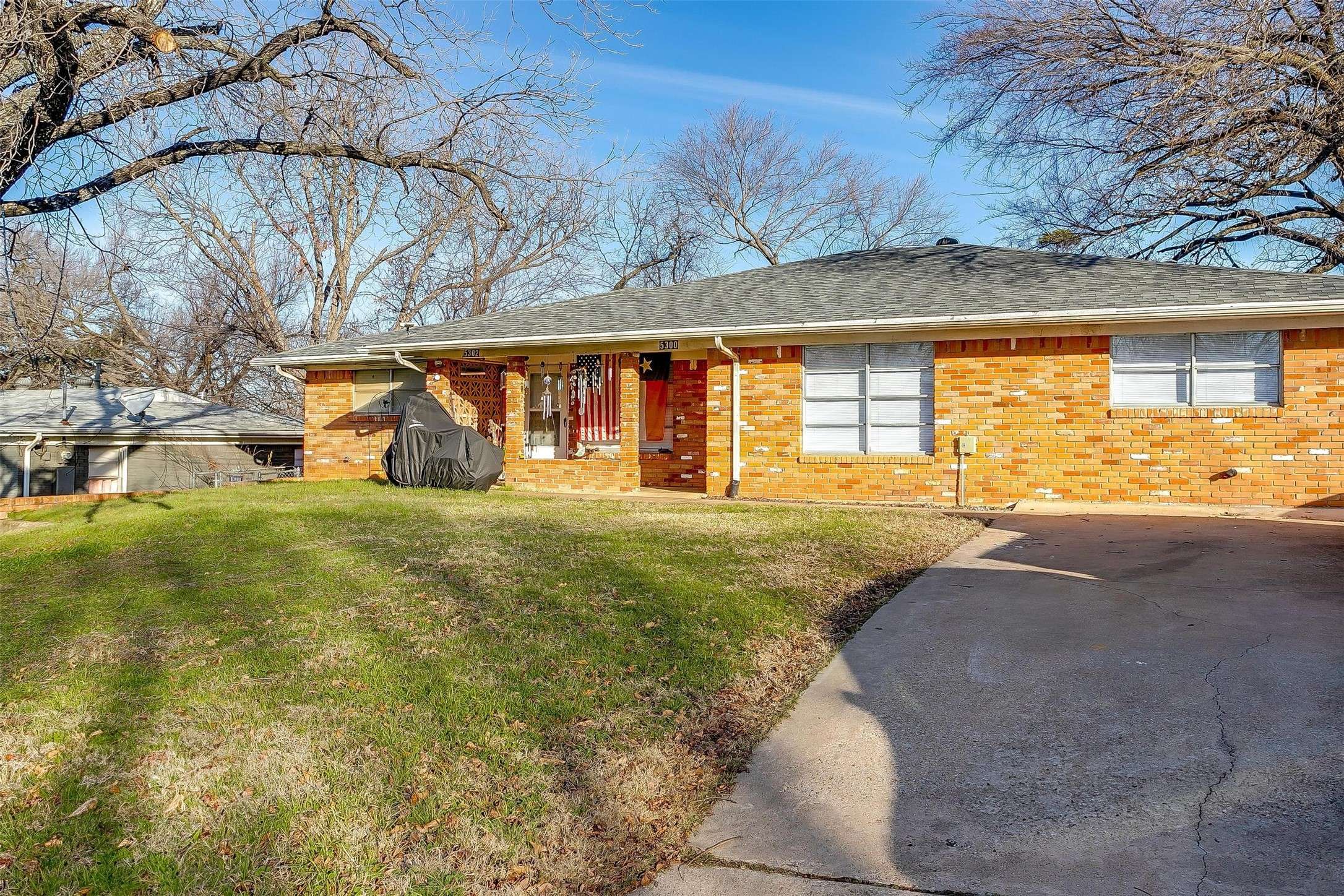 5300 Slate ST,  Fort Worth,  TX 76114