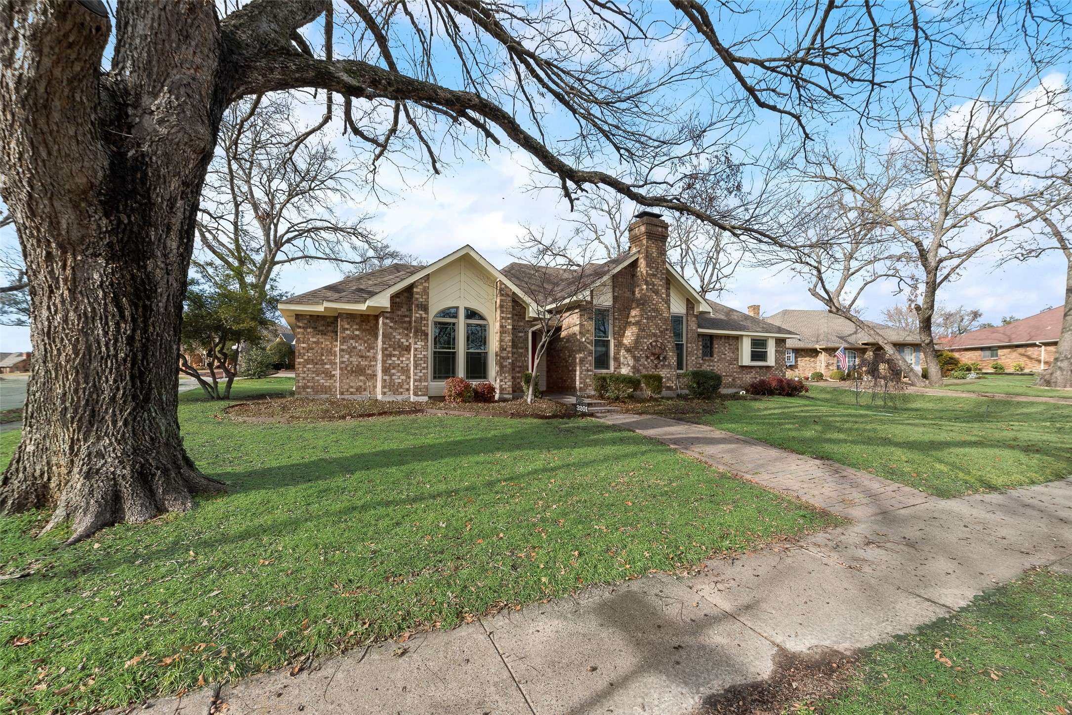 3201 Oxford DR, Rowlett, TX 75088
