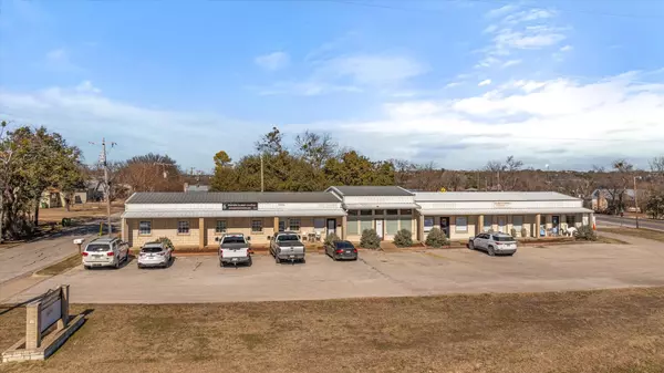 Glen Rose, TX 76043,1201 NE Barnard ST