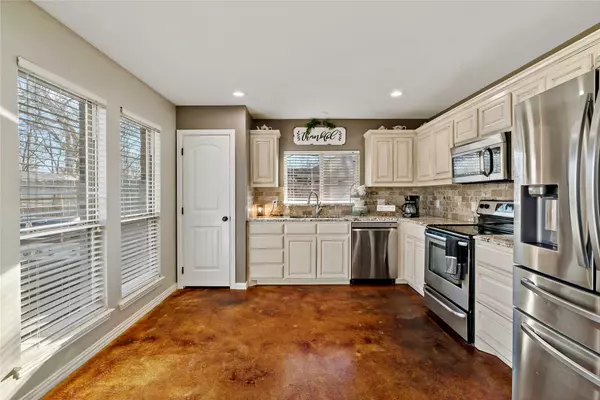 Dodd City, TX 75438,203 E 4th ST