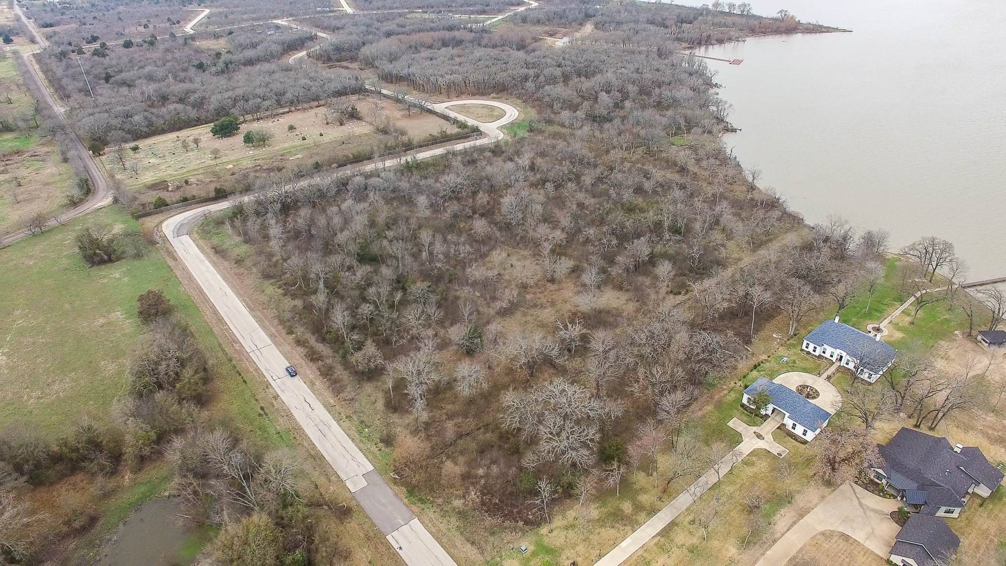 Kemp, TX 75143,8615 Southern Shore CT