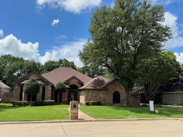 808 Majestic Oaks CT, Mansfield, TX 76063