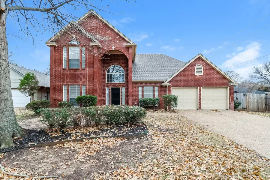 1119 Ashford LN, Mansfield, TX 76063