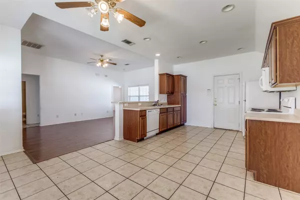 Dallas, TX 75228,3326 Shining Light DR