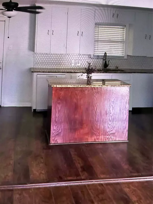 Kaufman, TX 75142,303 E 7th ST