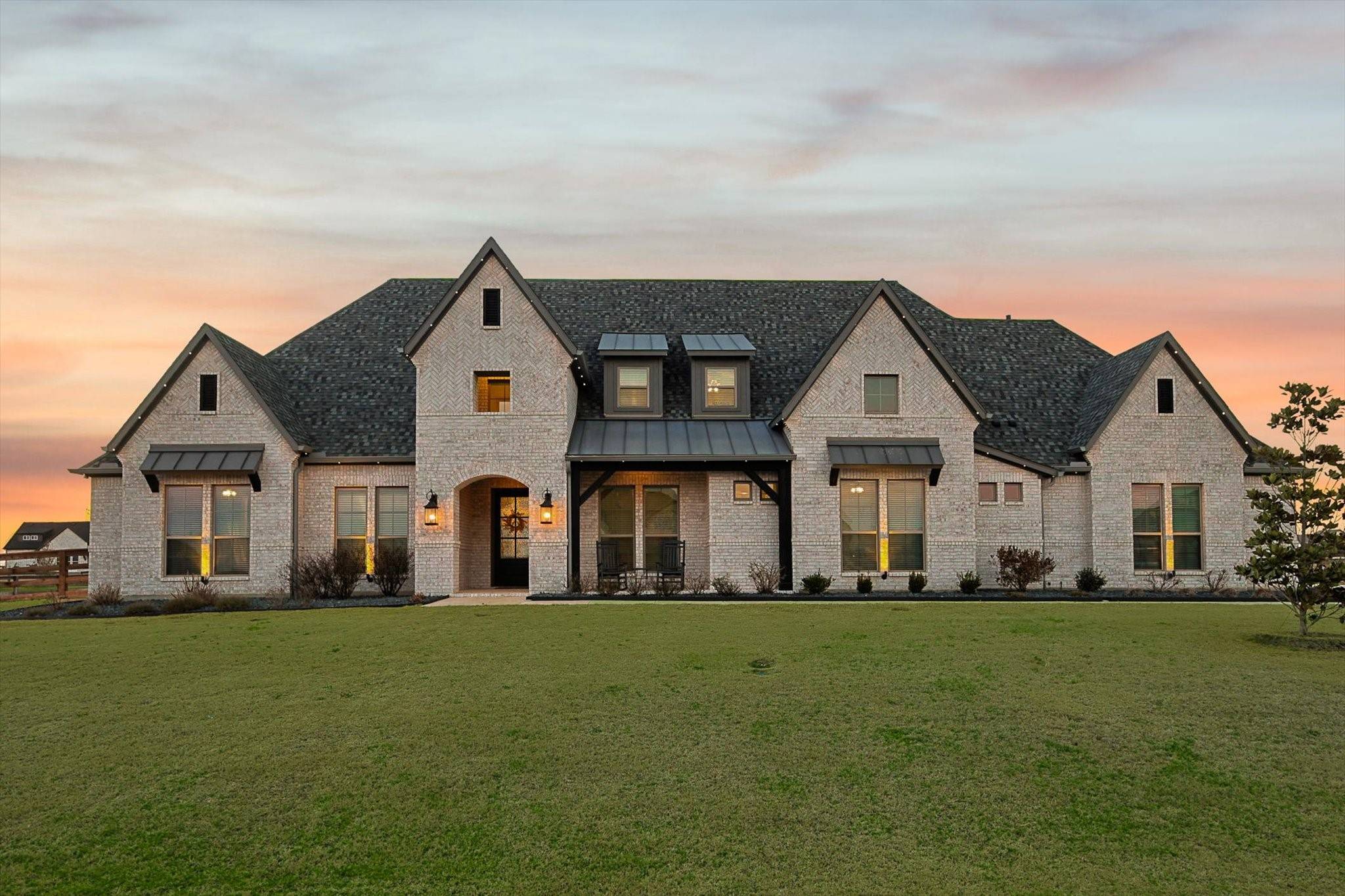 516 Westcreek LN, Northlake, TX 76226