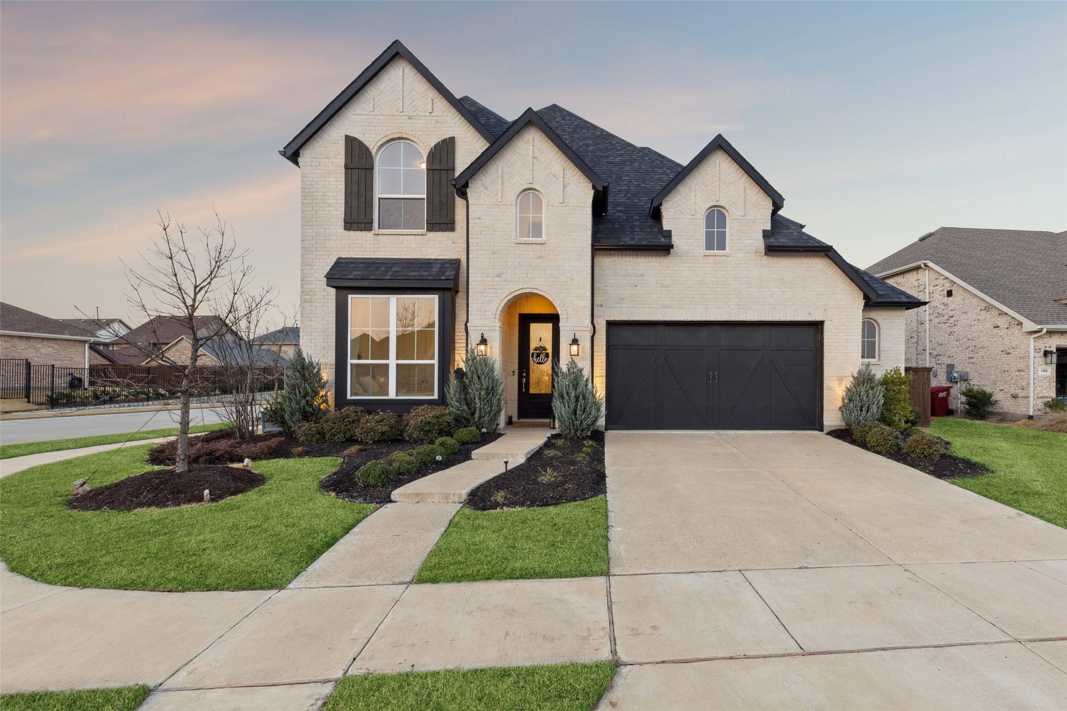 1812 Mcdougall CRK, Van Alstyne, TX 75495