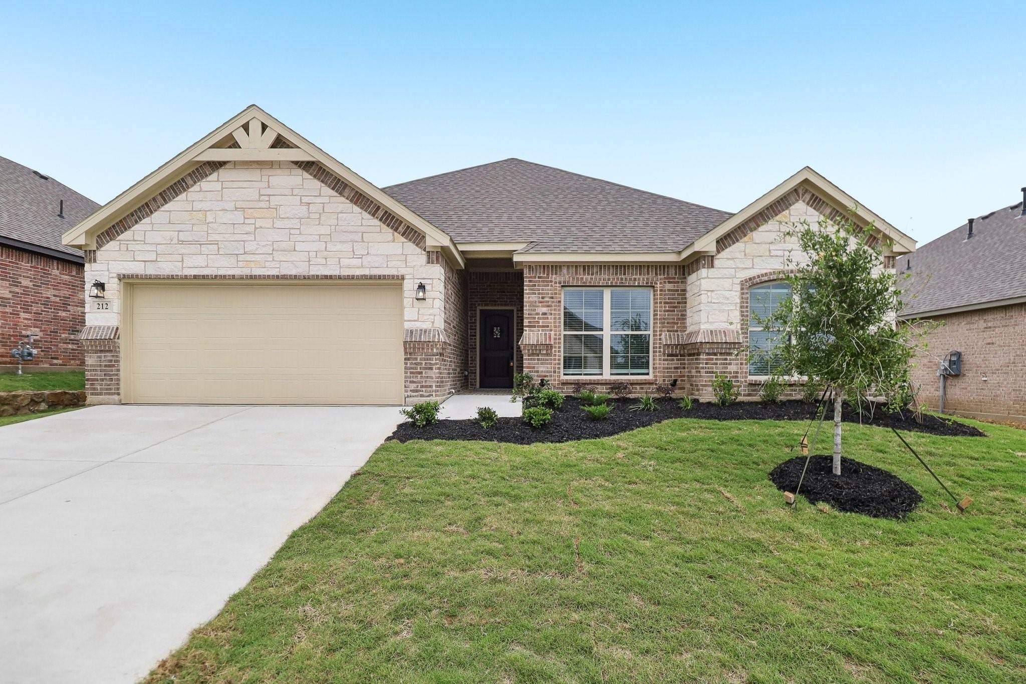 212 Navajo TRL, Alvarado, TX 76009