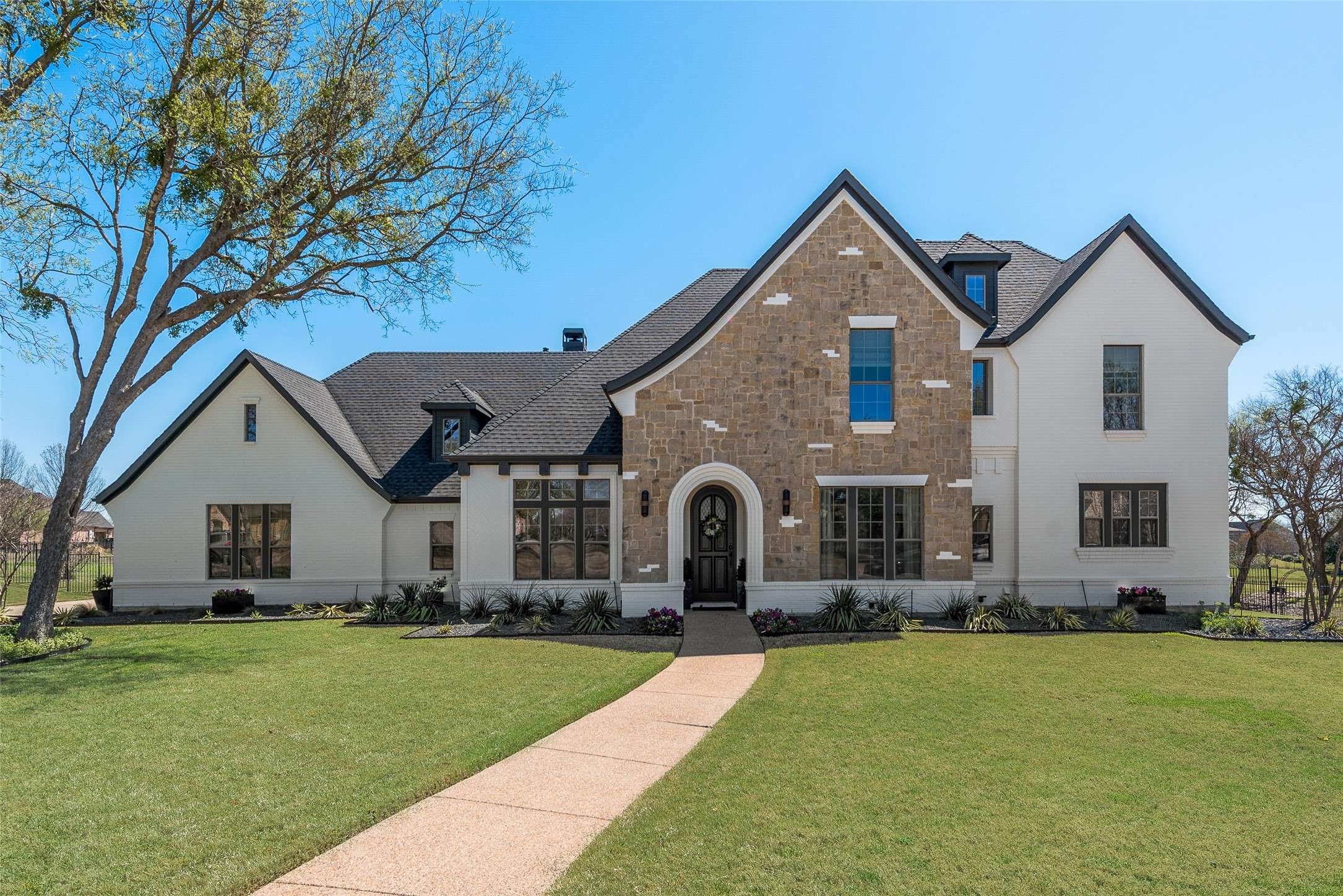 125 Stoneleigh DR, Heath, TX 75032