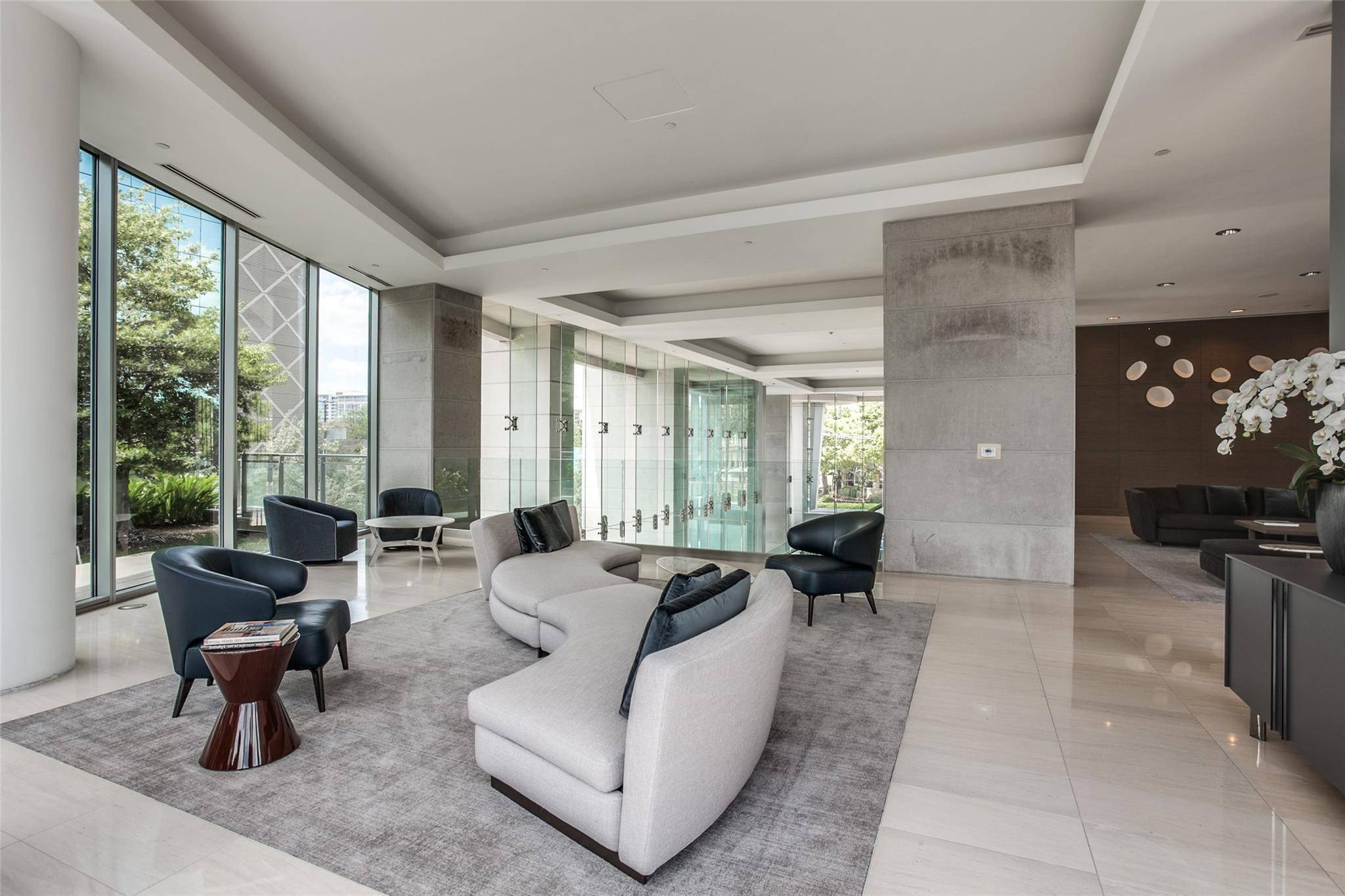 Dallas, TX 75201,2900 Mckinnon ST #804