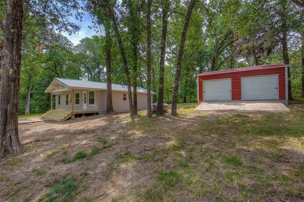 2841 Honey Bee LN, Wills Point, TX 75169